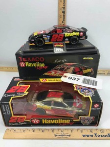 lot 937 image: (2) Die Cast Banks Texaco Haveline Racing 28
