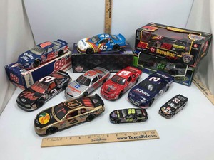lot 966 image: Assorted Die Cast Cars, (1) Coin Bank