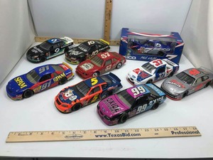 lot 974 image: Assorted Die Cast (9) Cars