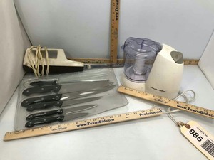lot 985 image: Small Food Processor, Electric Knife, Knife Set