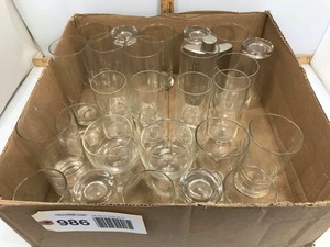 lot 986 image: K Engraved Initial Glasses & Flask