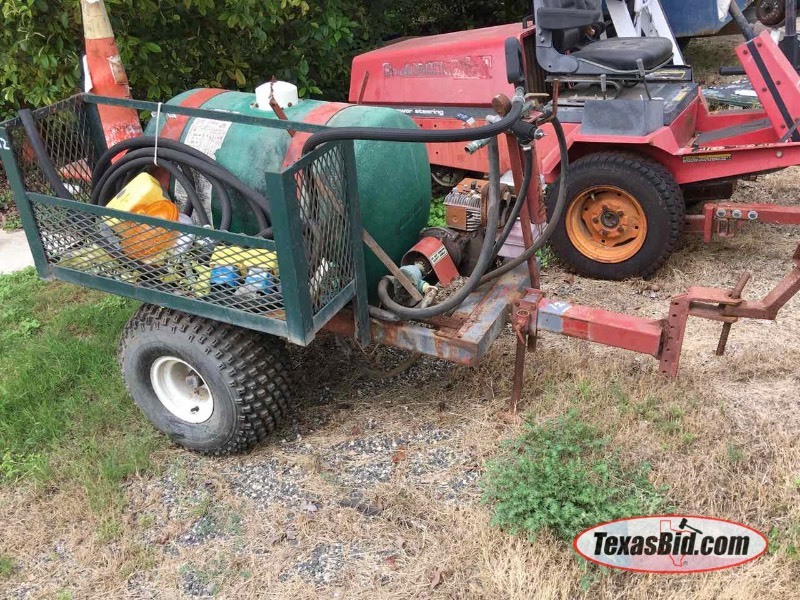 lot 12 image: Mini Roundup Trailer with 60 gal tank and 3.5 hp gas engine.  Unknown Condition
