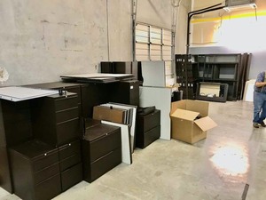 lot 6 image: Office Cubical System, makes approx. eight office cubes