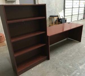 lot 7 image: Desk and Bookshelf