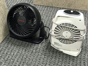 lot 29 image: Small personal heater and fan