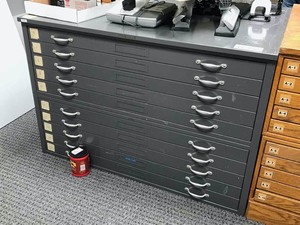 lot 44 image: Two Stack Metal Flat File Cabinet, 5 drawers per cabinet (two pieces), grey
