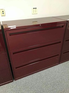 lot 75 image: HON Maroon 3-drawer lateral file cabinet, with key