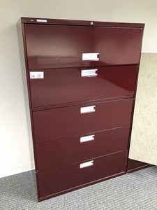 lot 78 image: HON Maroon 5-drawer lateral file cabinet with top slide drawer, wkey