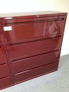 lot 82 image: HON Maroon 4-drawer lateral file cabinet, wkey