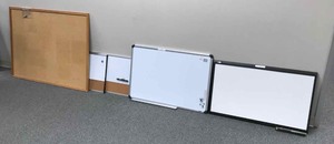 lot 114 image: (5) Assorted smaller Whiteboards