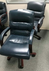 lot 119 image: (2) Blue Office Chairs