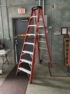 lot 8 image: Werner 8 Ft. Folding Step Ladder, 300# Rating