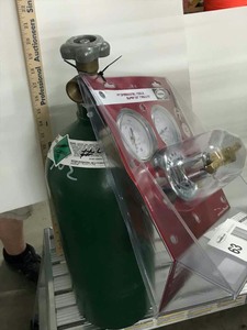 lot 63 image: Harris Nitrogen Regulator 25GX 0500 & a small Nitrogen Tank