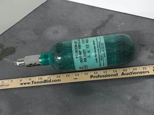 lot 66 image: Luxfer Tiny Oxygen Tank, Part# M06D-1, Carbon Composite