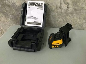 lot 100 image: Dewalt Laser Chalk Line Generator Model DW-088 with Case