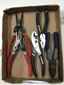 lot 134 image: Husky & Kobalt Pliers