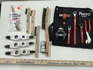 lot 138 image: Battery Tools, Proto