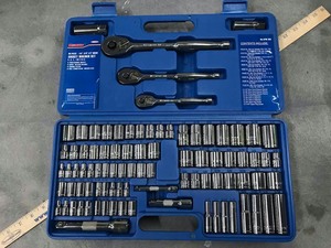 lot 146 image: Westward Socket Set