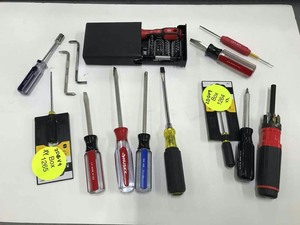 lot 159 image: Assorted Screwdrivers Klein, Crafsman, Etc.
