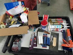 lot 200 image: Caulking Guns, Tools, String