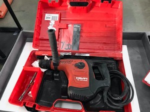 lot 204 image: Hilti TE40AVR Combi-Hammer with Bits, electric