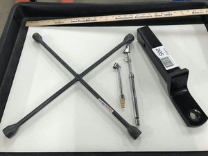 lot 205 image: Two Inch Receiver Hitch, 4-Way, Air Chucks