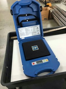 lot 232 image: TFI Compact Refrigerant Scale Model TIF9035