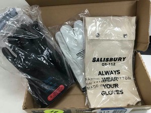 lot 313 image: Salisbury Linemans Glove Kit Class O, Cat. GK01B-10
