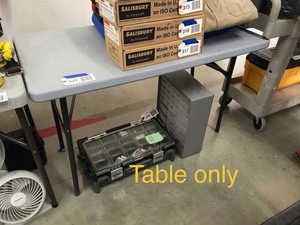 lot 321 image: Folding Table, 4 foot