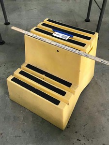 lot 381 image: Industrial Plastic Step, 24 x 20 x 18
