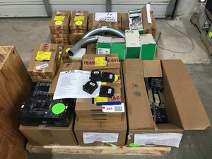 lot 395 image: Pallet  Surge Supressor, Circuit Braker, Moulded Case Circuit Breaker 480v 400A, 3-phase breakers and more
