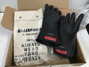 lot 459 image: Salisbury Rubber Gloves
