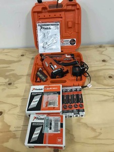 lot 464 image: Paslode CF325XP 30� Cordless Framing Nailer, nails,  framing fuel