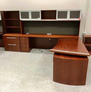 lot 478 image: L-Shaped Work Station with BookshelfLateral File