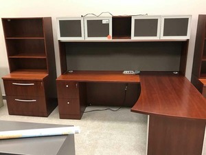 lot 479 image: L-Shaped Work Station with BookshelfLateral File