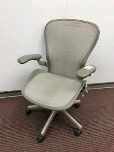lot 507 image: Herman Miller Chair, Model AE213AWCA JXTBBS84Q401 (3 dot, size C, large)