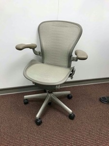 lot 508 image: Herman Miller Chair, Model AE123AWB (2 dot, size B, medium)