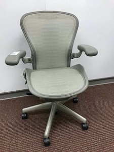 lot 512 image: Herman Miller Chair, Model AE123AWB (2 dot, size B, medium)