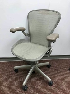 lot 515 image: Herman Miller Chair, Model AE123AWB (2 dot, size B, medium)