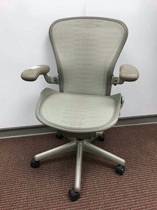 lot 516 image: Herman Miller Chair, Model AE123AWB (2 dot, size B, medium)