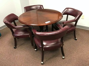 lot 521 image: Round Meeting Table with (4) Chairs on Casters (Planto)