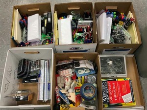 lot 542 image: Assorted & Miscellaneous Office Supplies