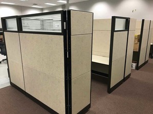 lot 559 image: (3) Office Space Cubicles