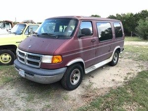 lot 581 image: 2003 Dodge Van Regency RAM1500 (2D6WB11X33K517487)