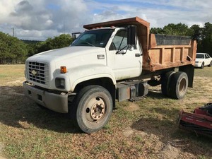 lot 586 image: 1998 Chevrolet C5500 Dump Truck (1GBG6H1J6WJ104258)
