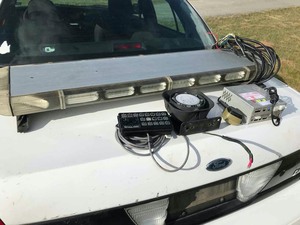 lot 588 image: Whelen Model SX8BBRR LED Light Bar, Controller Box, Siren