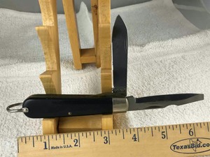 lot 752 image: Folding Knife  Camillus, Electrical Lineman