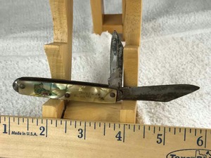 lot 762 image: (3) Folding Knives  USA, The Ideal, Hammer Brand