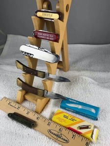 lot 775 image: (6) Pocket KnivesMulti-Tools