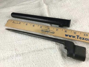 lot 779 image: STEN No. 4 MKII Bayonet with scabbard (for Sten submachine gun) WW2 era